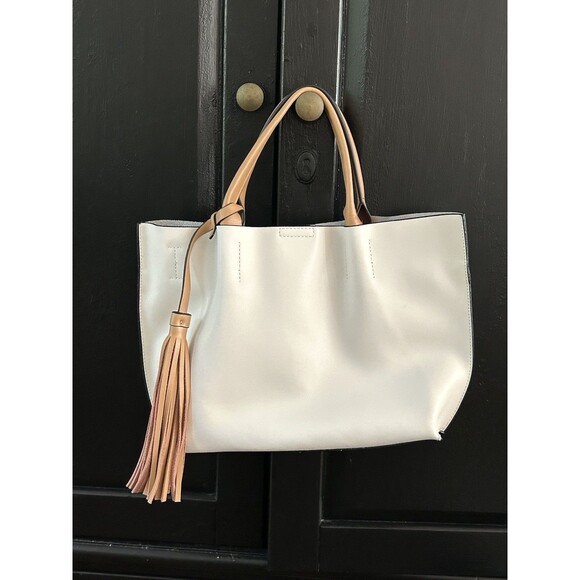 CoLab Handbag Tote 100% Leather White Tan Tassel Purse Preppy Traditional - Picture 1 of 9